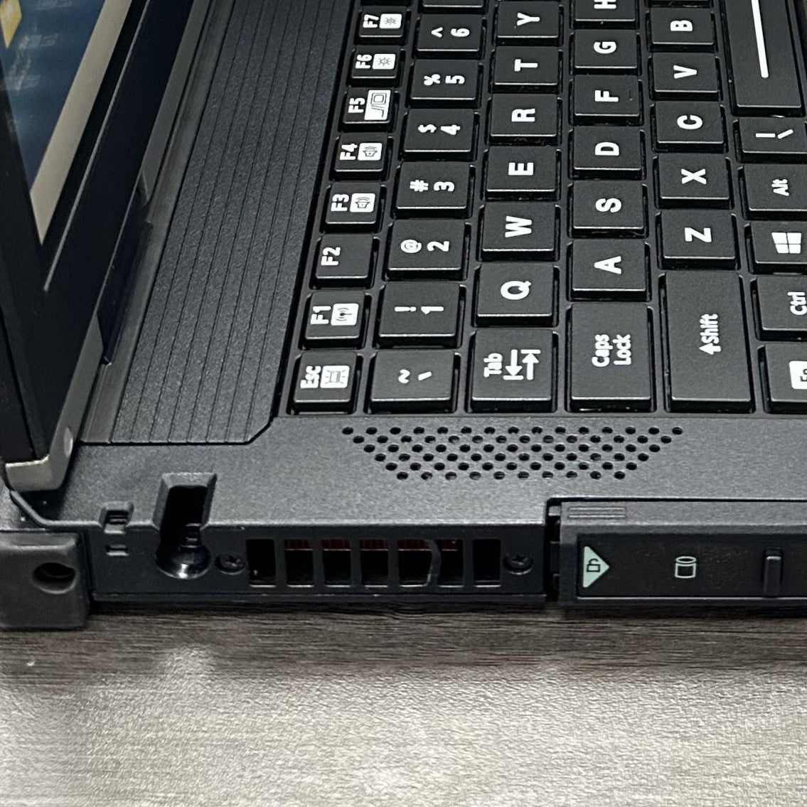 Getac B360G1, Intel Core i5-10210U, Touch, 13.3" FHD, 1400 Nits, 16GB, 256GB SSD, Windows 11 Pro.